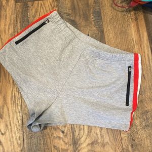 NWOT RVCA: comfy shorts